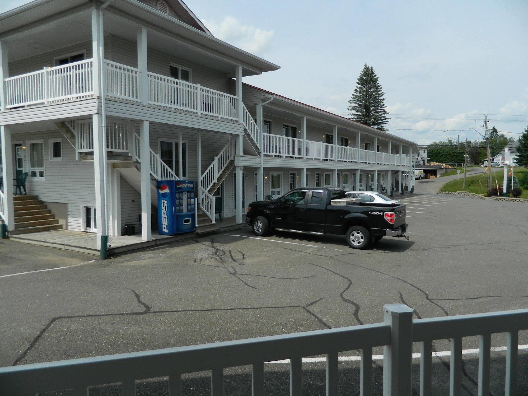 Hilltop Motel&Restaurant Grand Falls Exterior foto